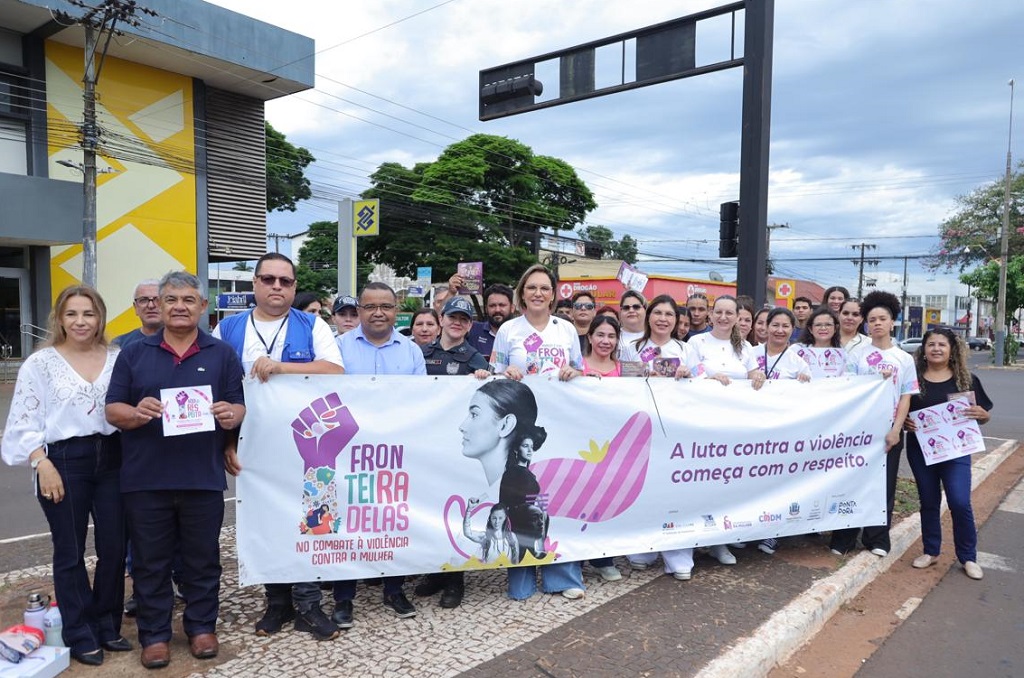 Blitz educativa leva conscientização sobre violência contra a mulher às ruas de Ponta Porã