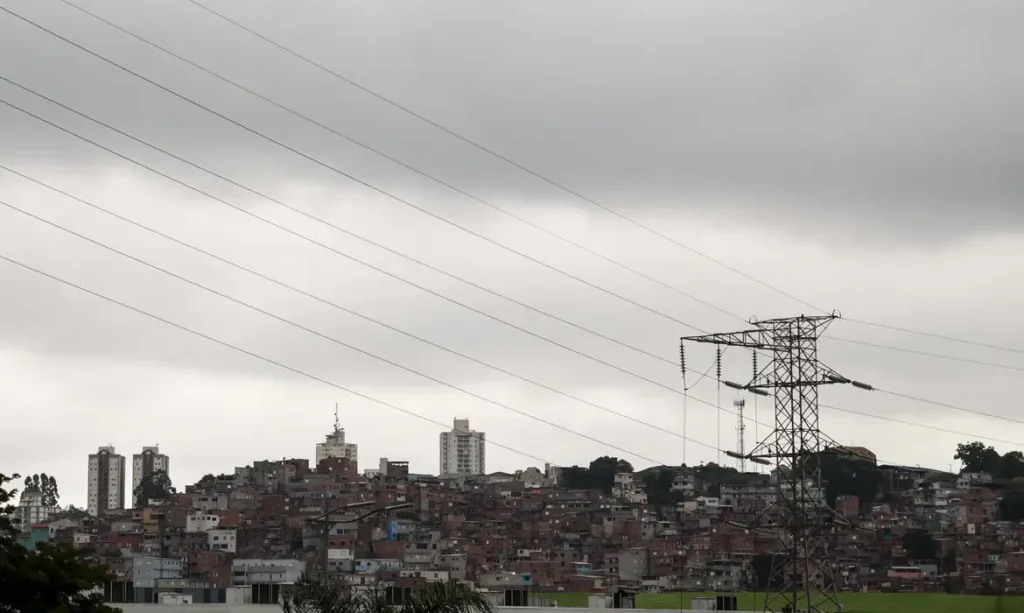 SP: Defesa Civil alerta para temporais isolados e queda de temperatura