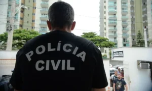 Polícia faz operação contra núcleo financeiro do Comando Vermelho