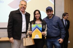 Prefeitura discute regularização fundiária com moradores dos bairros Altos da Glória e Universitário