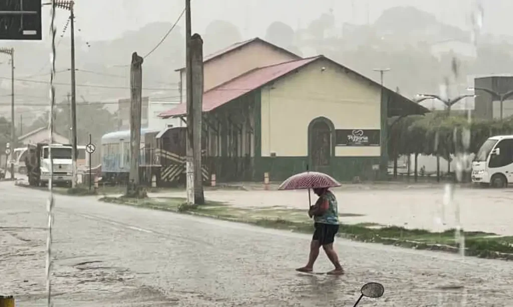 Inmet alerta para chuva intensa em cidades do Nordeste e do Norte
